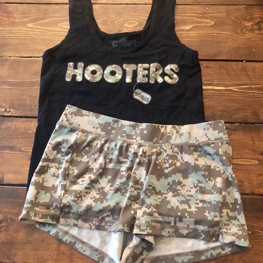 Size small authentic Hooters uniform